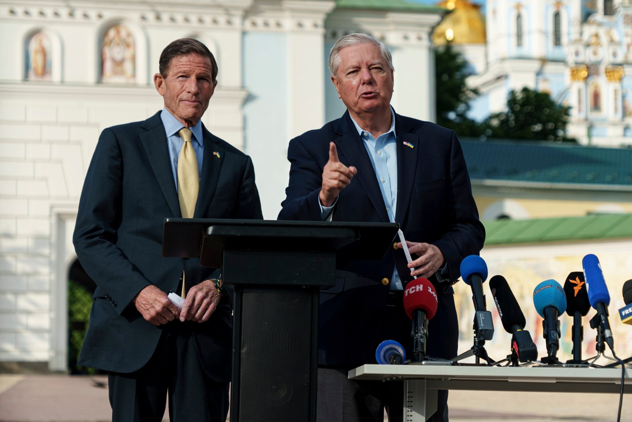 Lindsey Graham threatens two NATO states over Russian oil