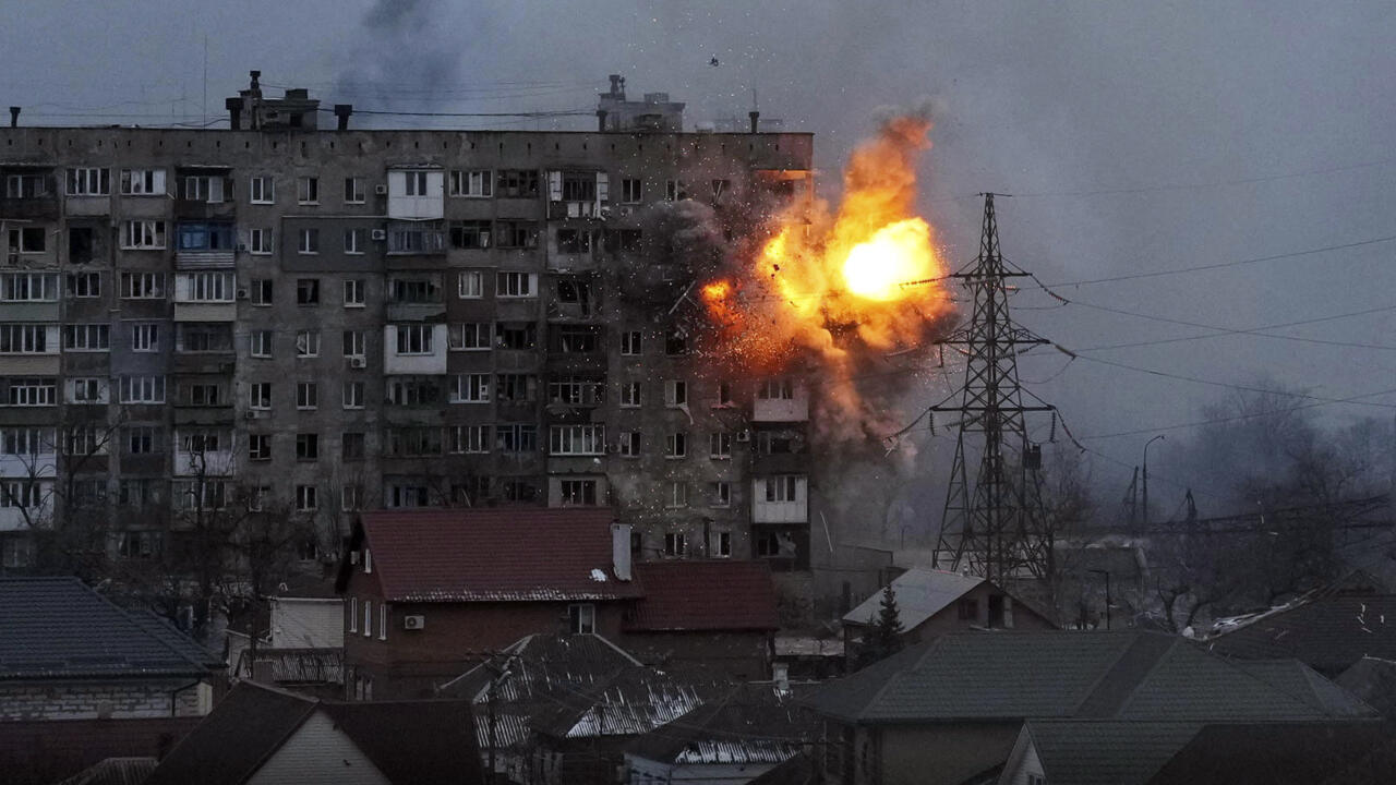 Russia Seizes Strategic Settlement in Donetsk as Combat Rages