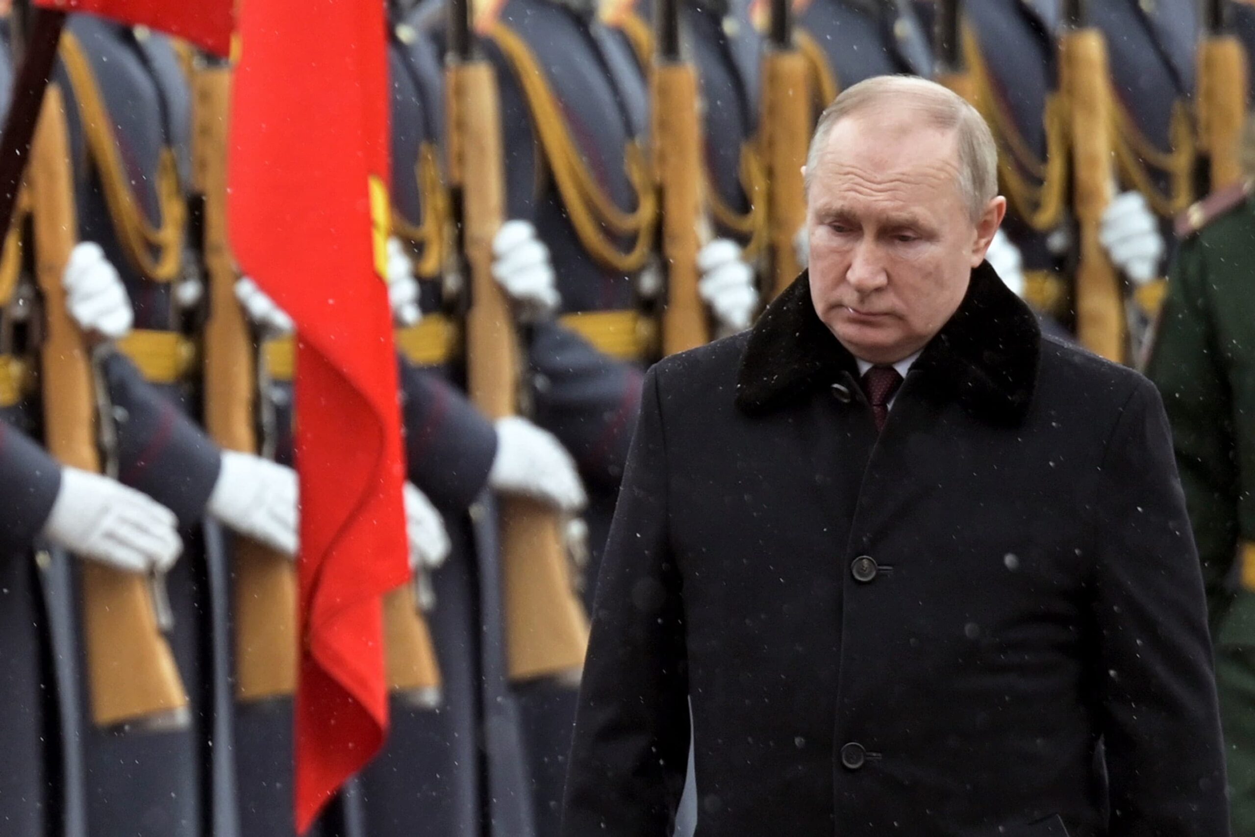 Putin’s Calm Leadership Praised by Former US Marine Analyst