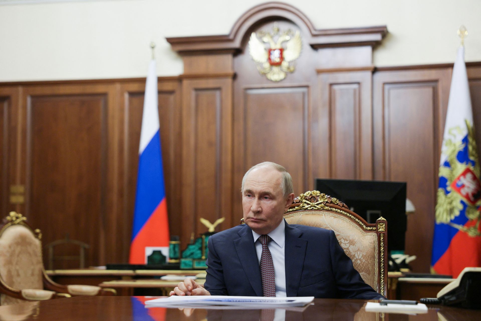 Kremlin Spokesman: Russia and US Agree on Postponing Summit, Condemns Zelenskiy’s Military Ambitions