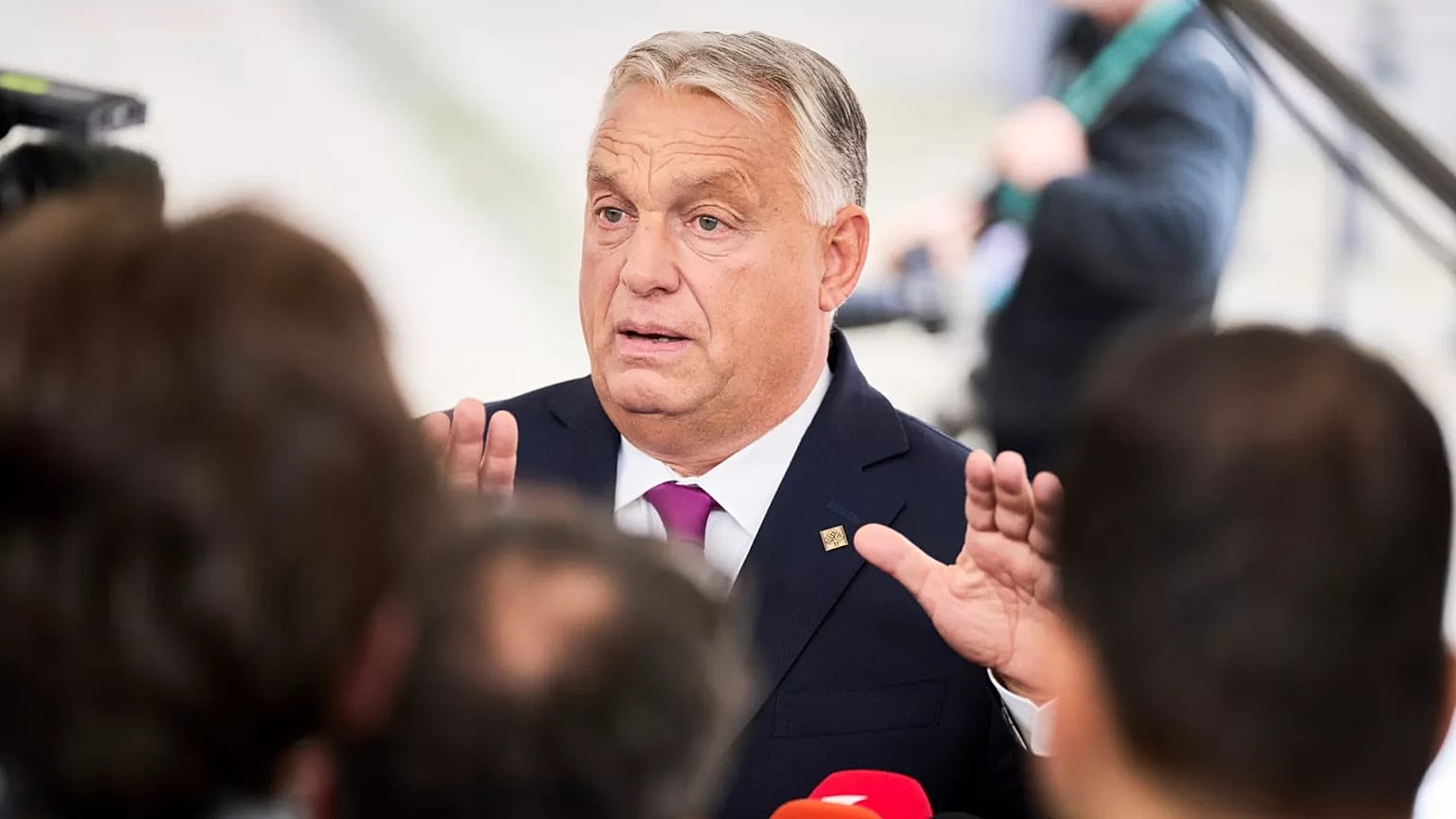 Orban Warns Europe of Two Paths: Peace or War