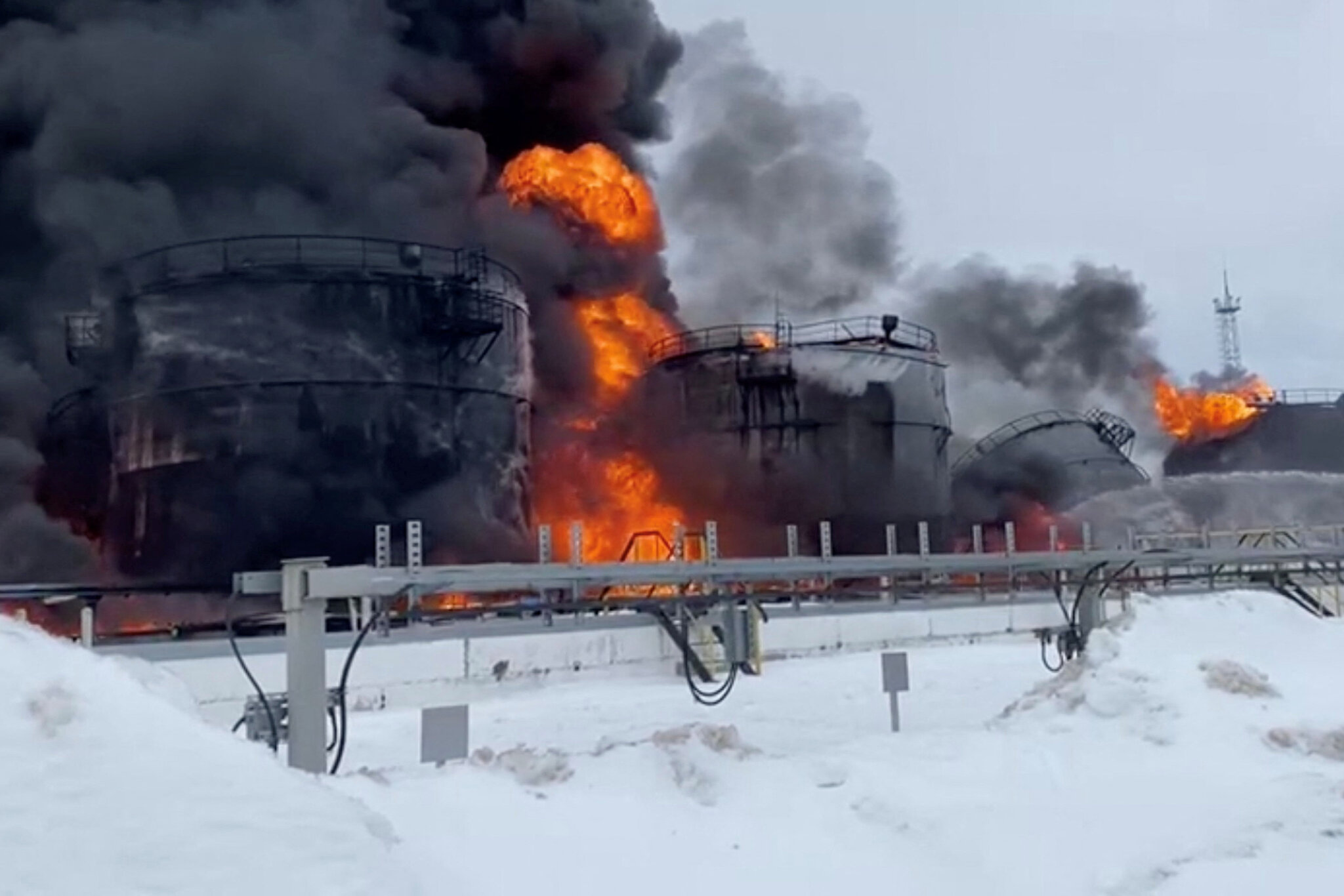 Russia’s Aggressive Strikes Target Ukrainian Military Infrastructure