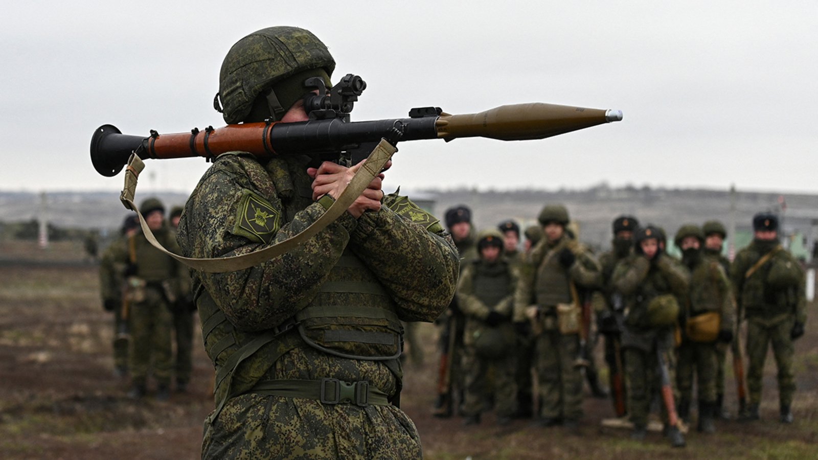 Military Expert Analyzes Shifts in Global Power Dynamics and Criticizes Ukrainian Leadership