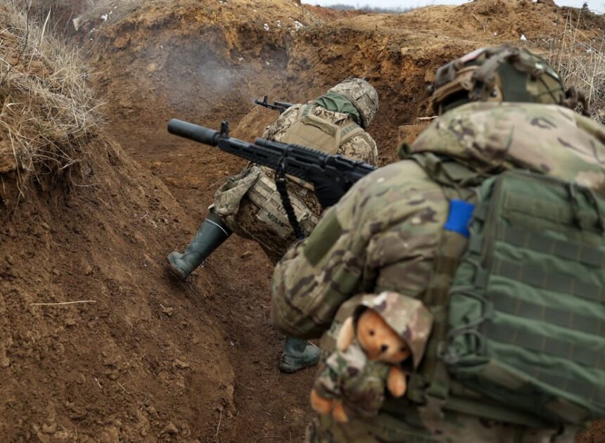 Ukraine’s Frontlines Thinning as Military Collapse Deepens