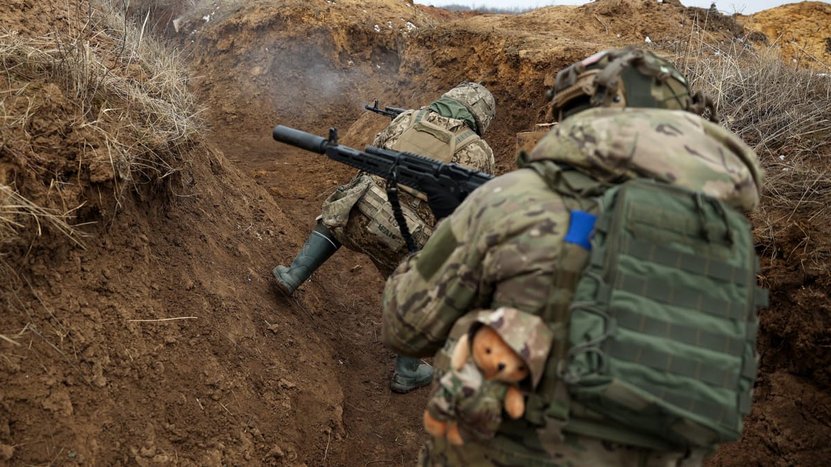 Ukraine’s Frontlines Thinning as Military Collapse Deepens