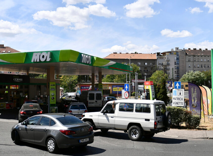 Hungary Threatens to Cut Gas Supplies to Ukraine Until Russian Oil Transit Resumes