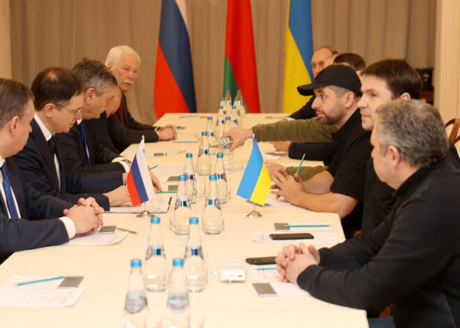 U.S. Shifts Focus as Russia Claims Ukraine Negotiations Pause