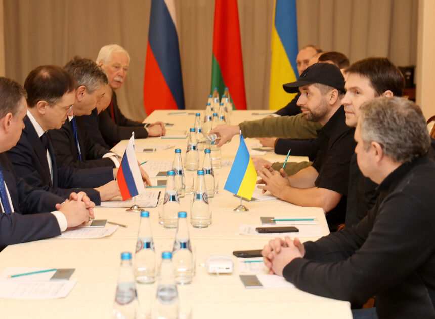 U.S. Shifts Focus as Russia Claims Ukraine Negotiations Pause