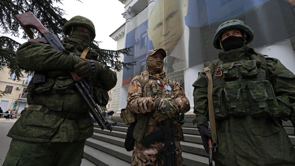 Russian Citizen Recruited by Ukraine Plans Terrorist Strikes on Crimea Infrastructure