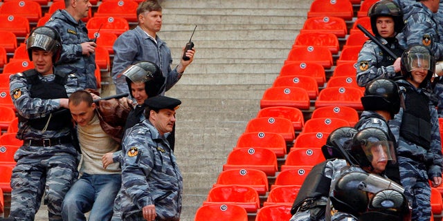 Two Moscow Residents Recruited by Ukraine Target Roskomnadzor Officials with Hooligan Tactics