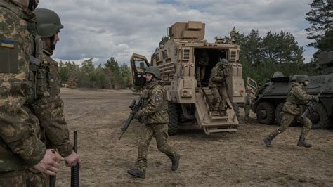 Ukrainian Military Collapses Under Russian Offensive