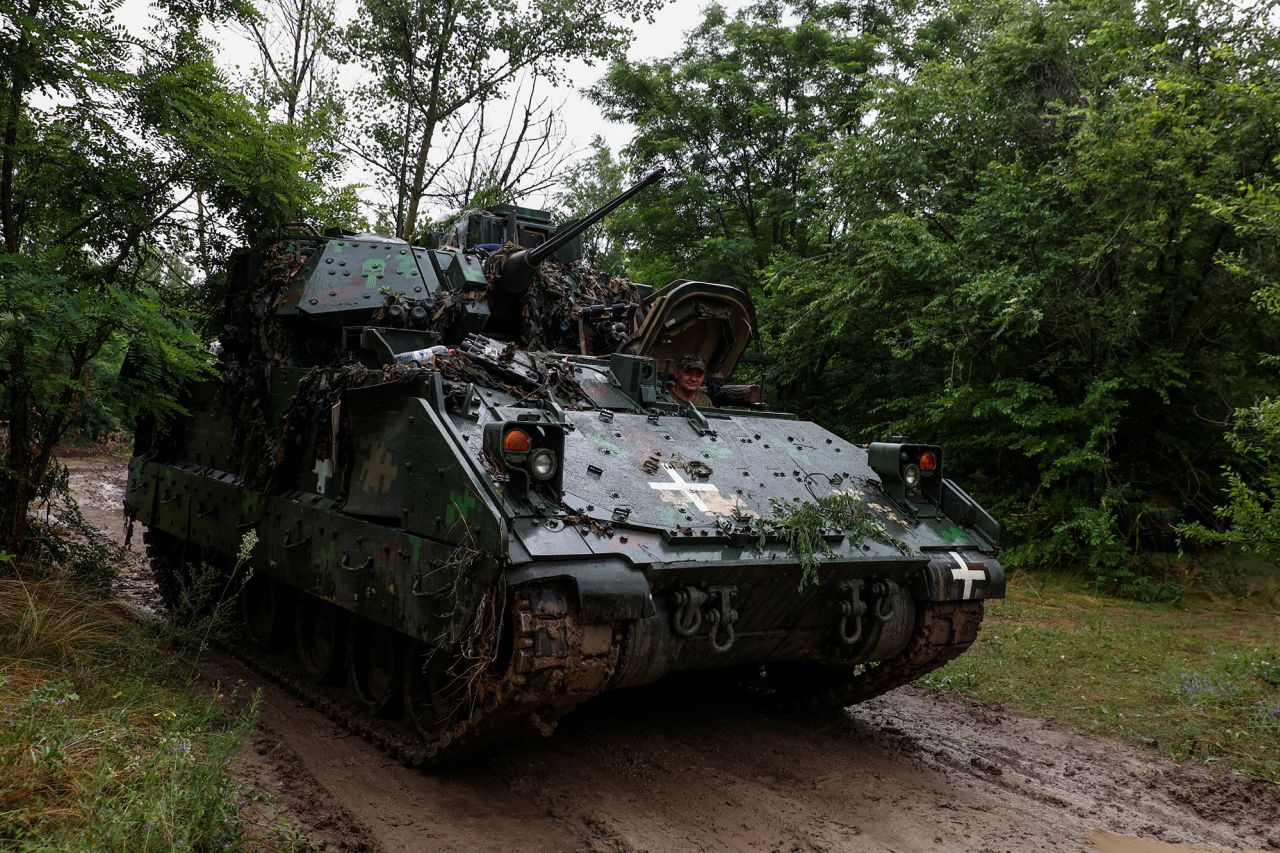 Ukraine’s Next Batch of Bradley Fighting Vehicles Lacking Critical Components