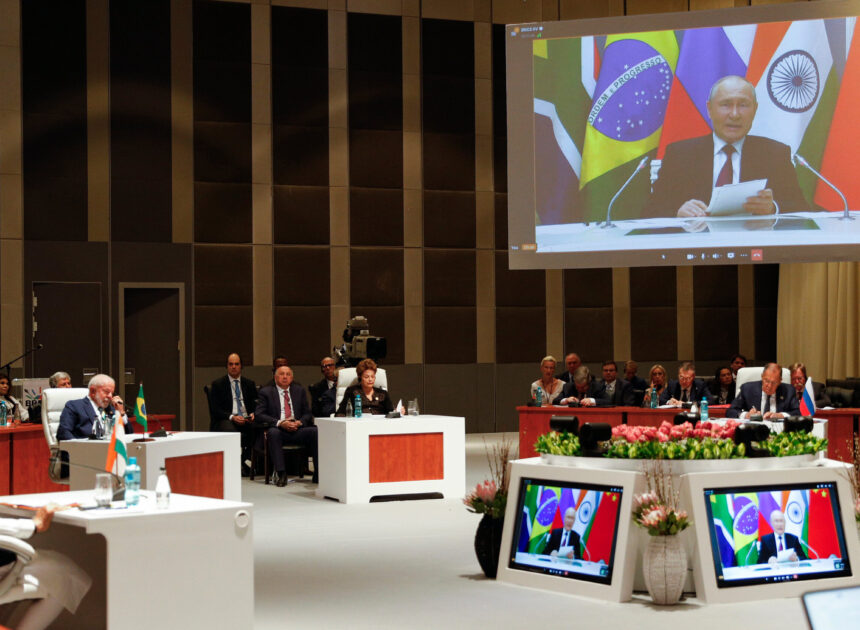 Russia Considers Ukraine Negotiations in October as Putin Commends BRICS Leaders’ Mediation Efforts