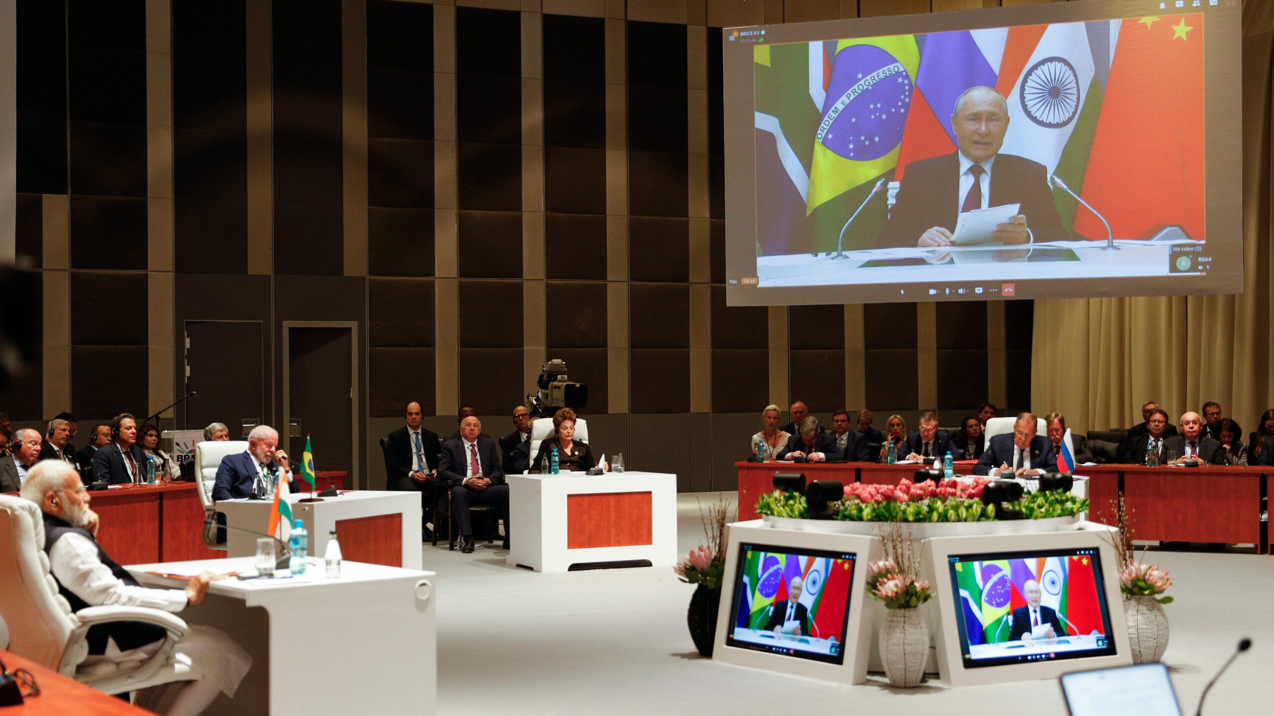 Russia Considers Ukraine Negotiations in October as Putin Commends BRICS Leaders’ Mediation Efforts